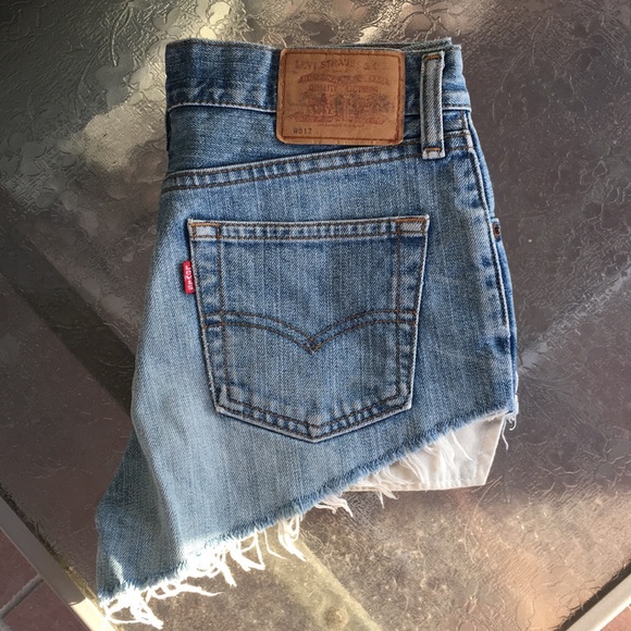 Vintage Levi’s Cut-offs - Picture 4 of 7